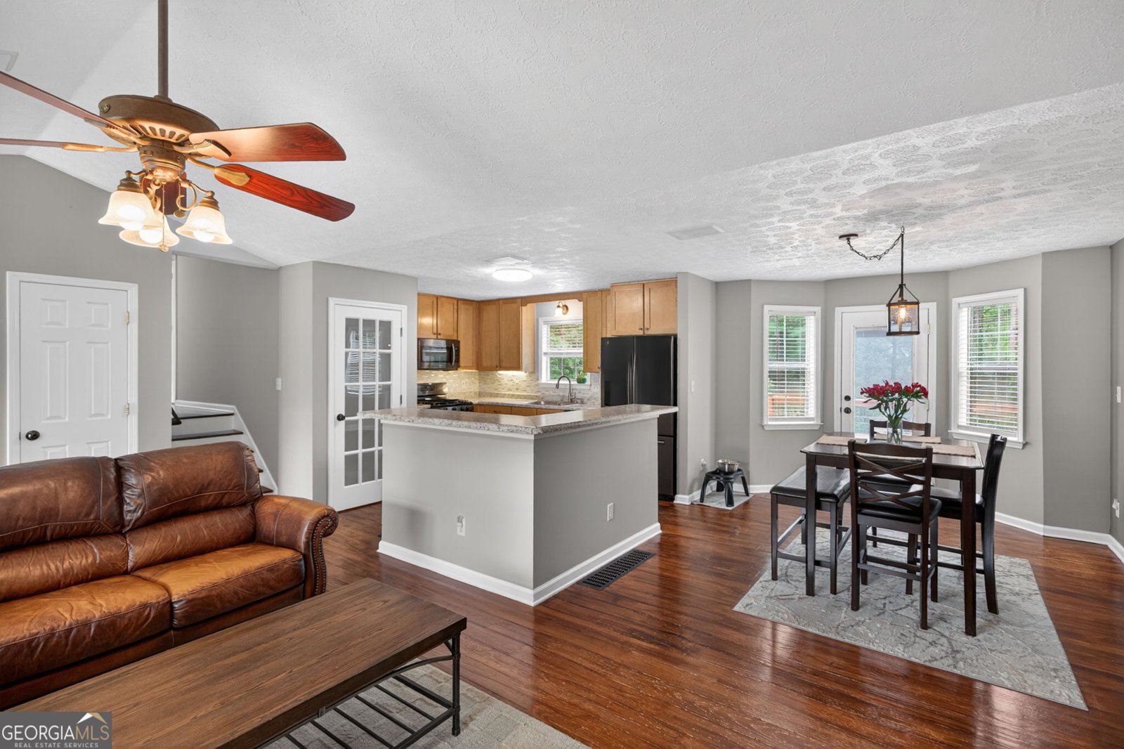 141 King Charles Road Dallas - Photo 9