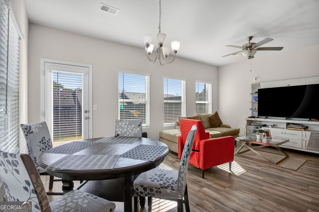 131 Regent Park Hoschton - Photo 11