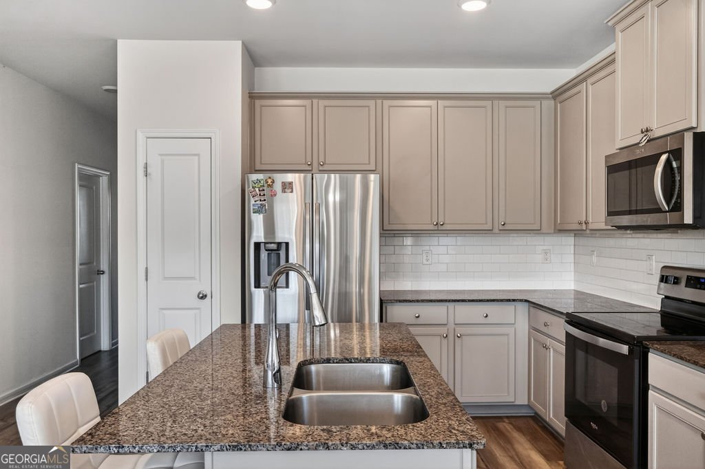131 Regent Park Hoschton - Photo 8
