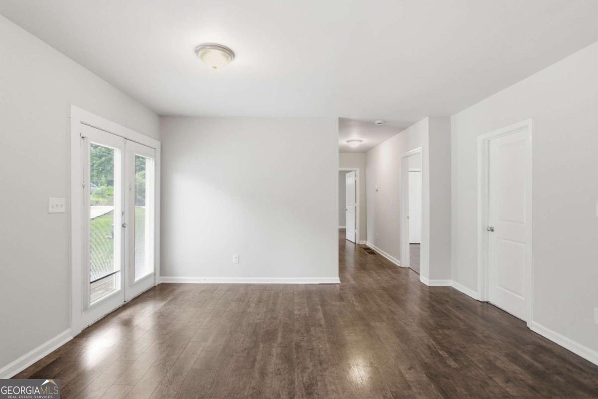 211 First Street Woodstock - Photo 11