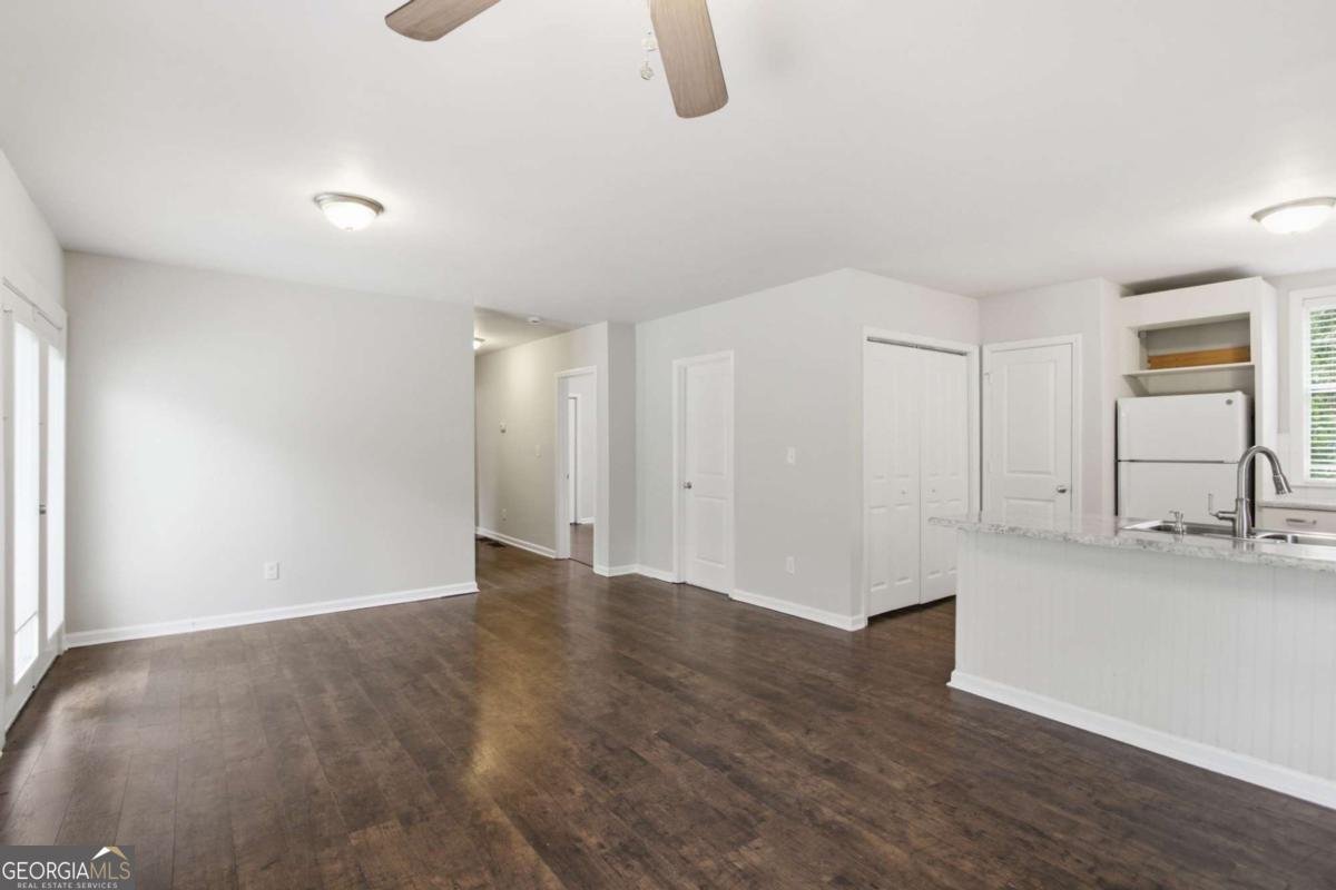 211 First Street Woodstock - Photo 12