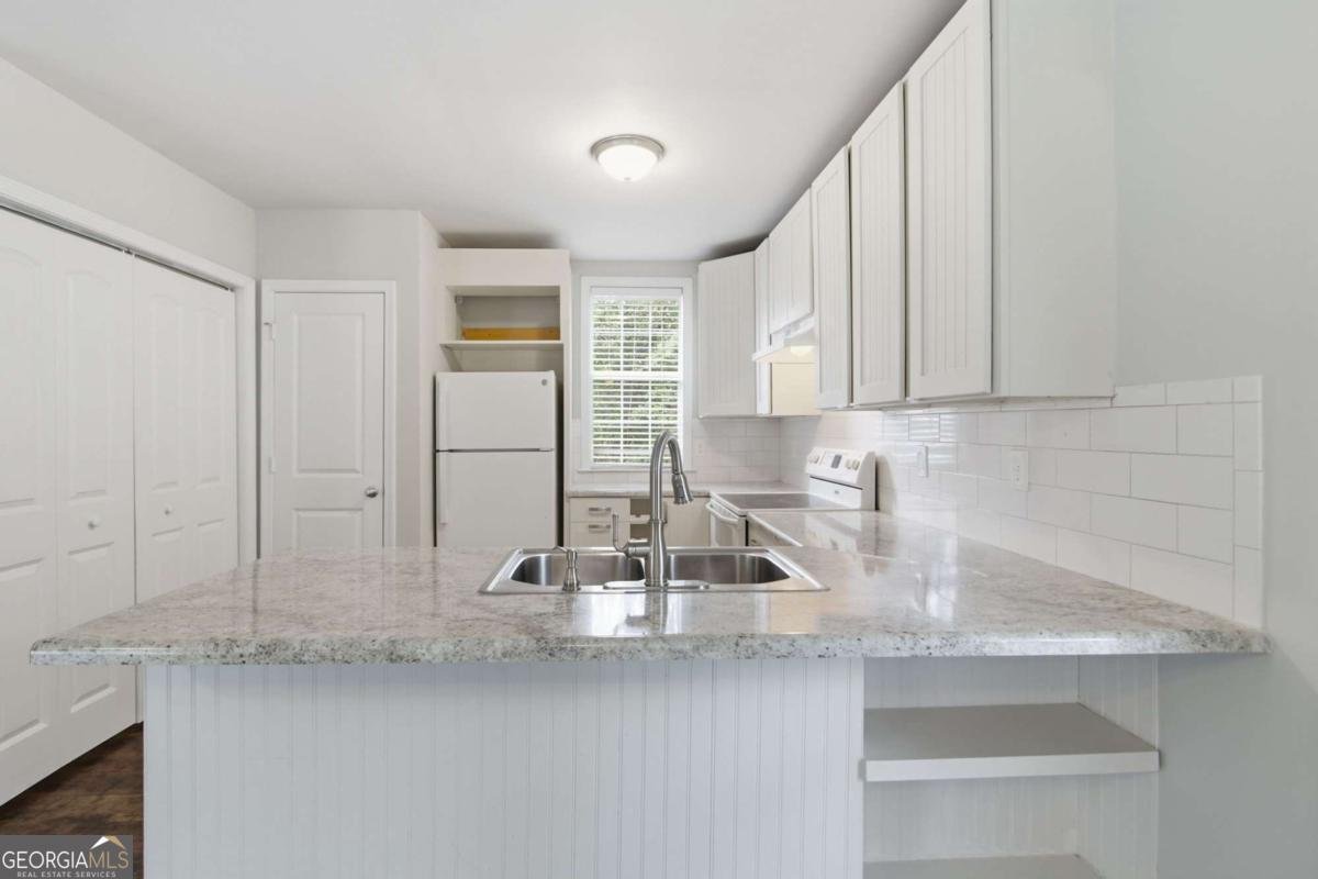 211 First Street Woodstock - Photo 13