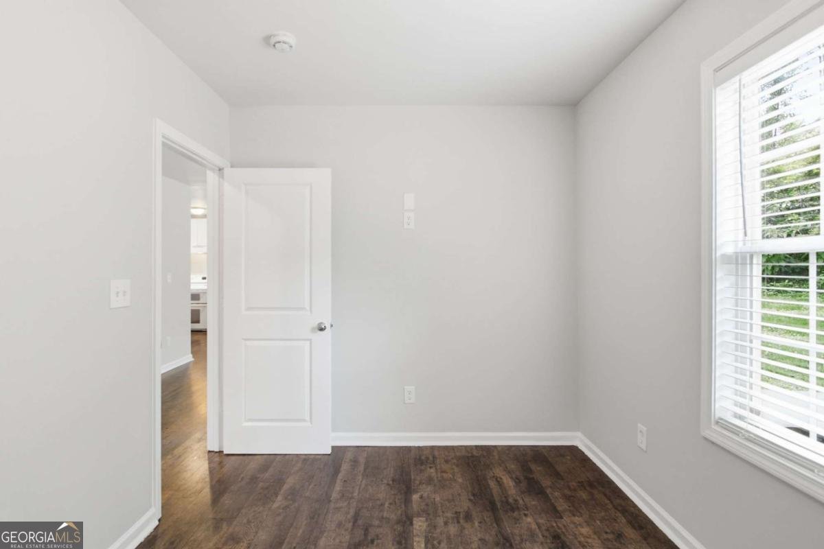 211 First Street Woodstock - Photo 16