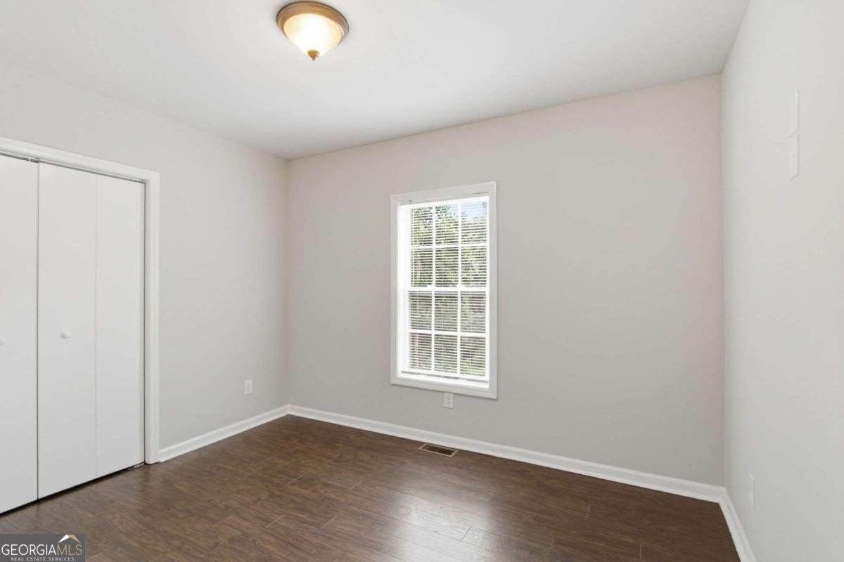 211 First Street Woodstock - Photo 17