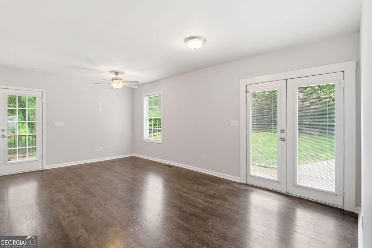 211 First Street Woodstock - Photo 9