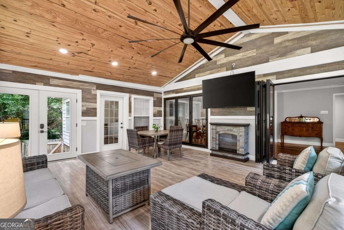 505 Wyncourtney Drive Sandy Springs - Photo 10