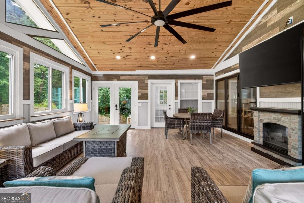 505 Wyncourtney Drive Sandy Springs - Photo 9