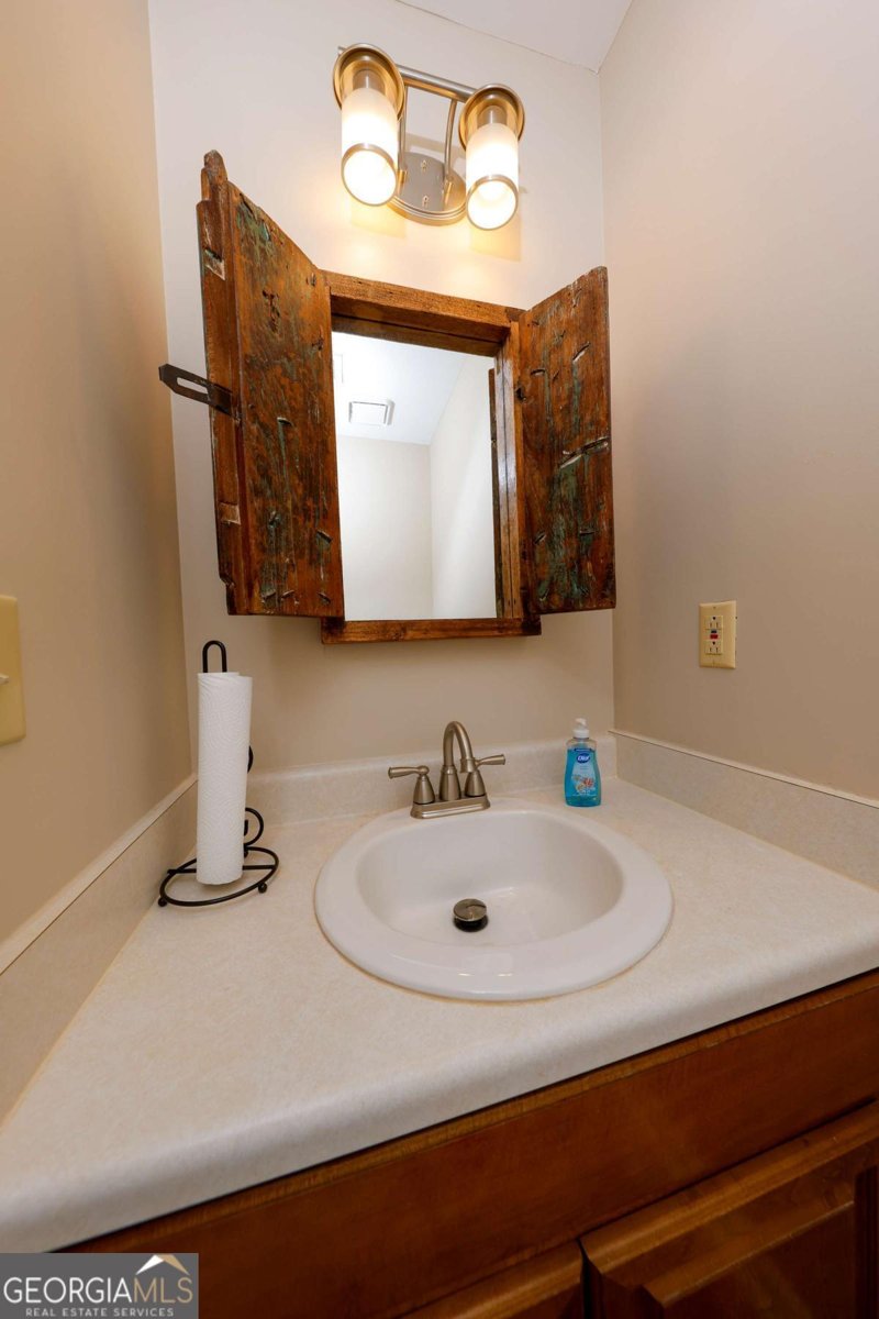 9135 Clearwater Road Gainesville - Photo 19