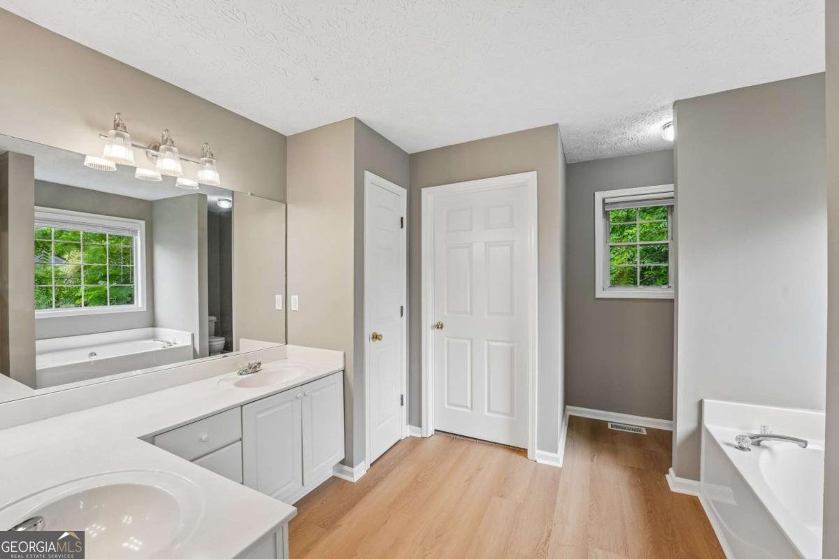 209 Eagle Glen Court Woodstock - Photo 13