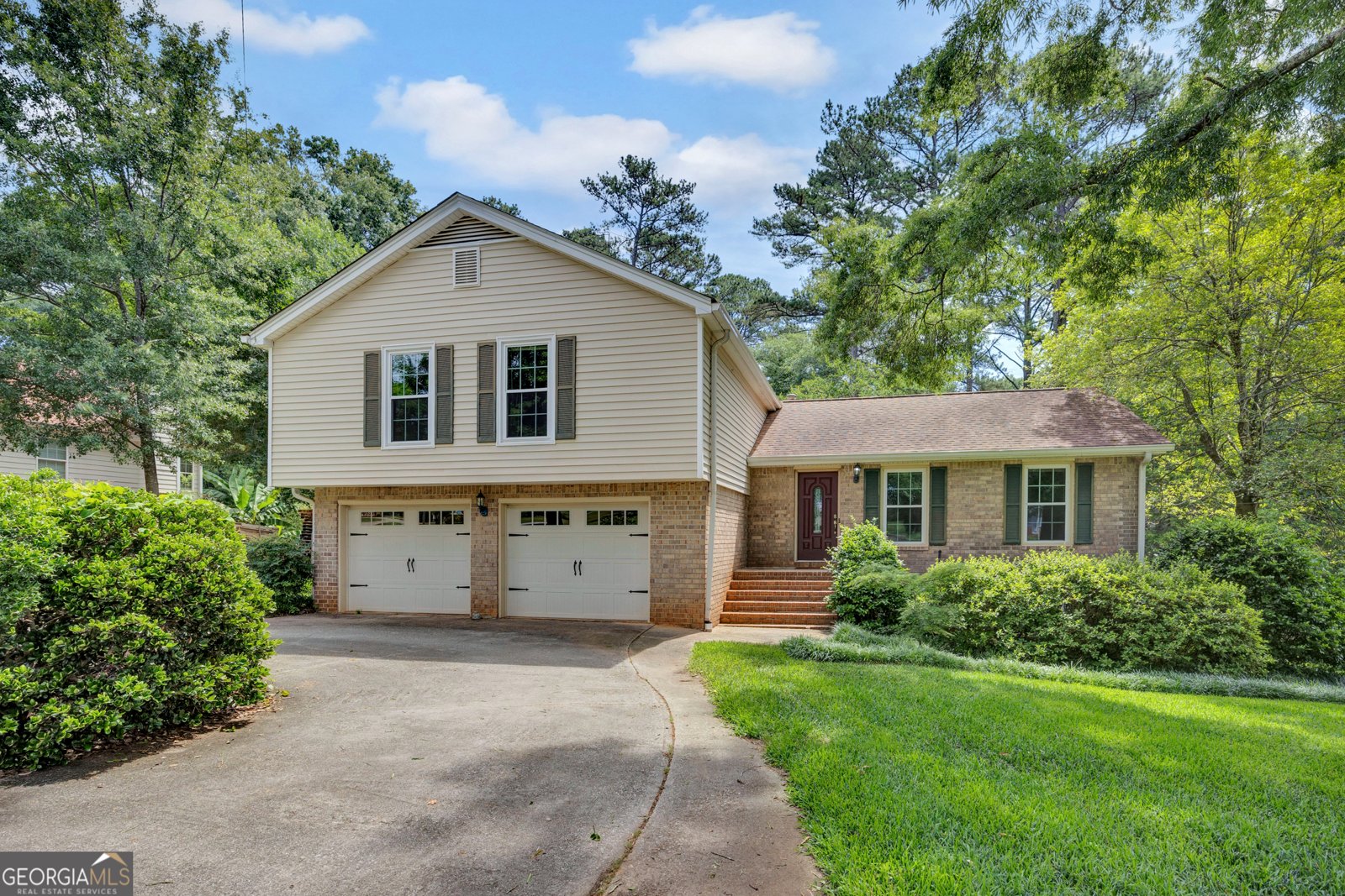 2416 Fieldstone Drive Conyers - main photo