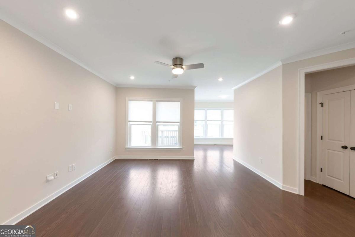 2130 Holtz Lane Atlanta - Photo 18