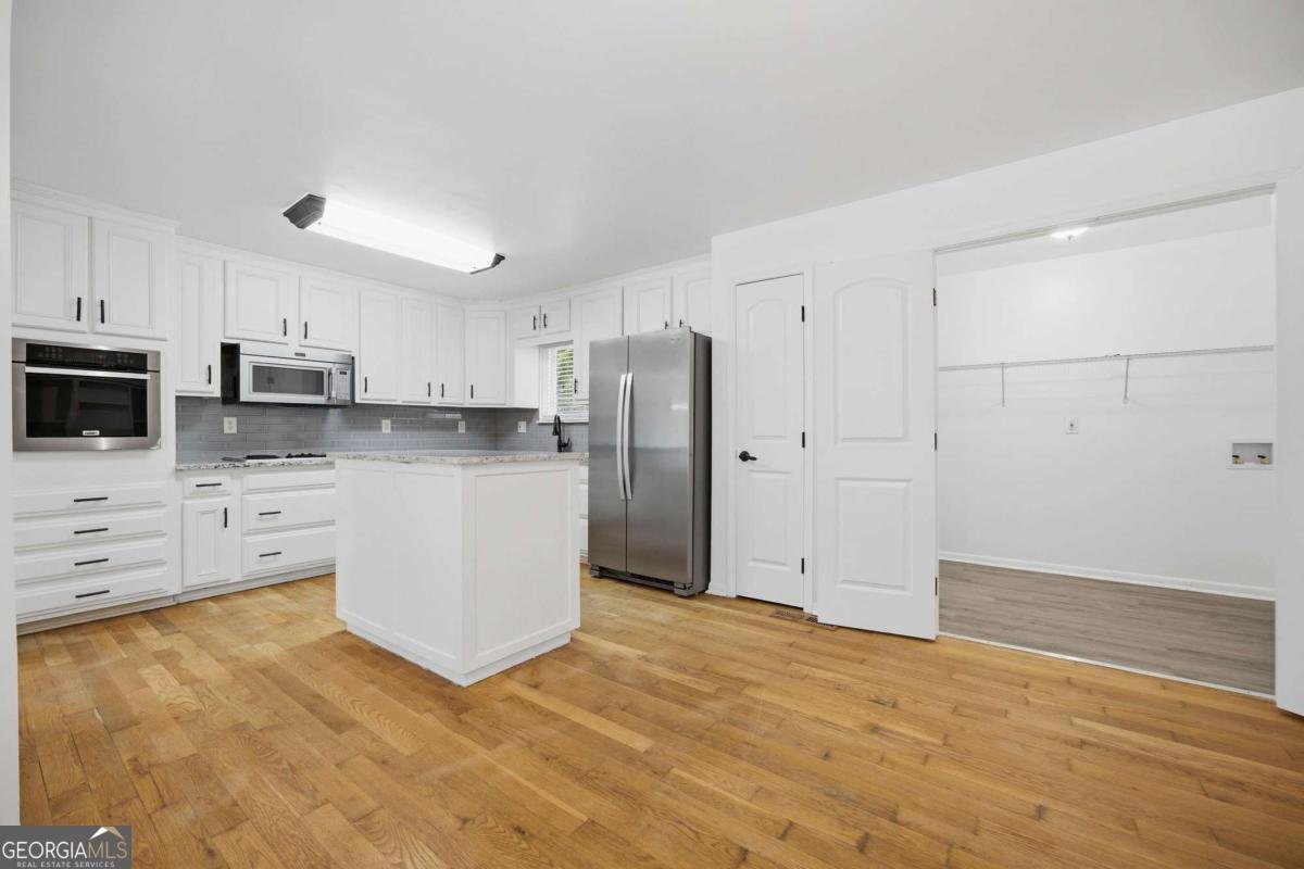 495 Knoll Woods Drive Roswell - Photo 7