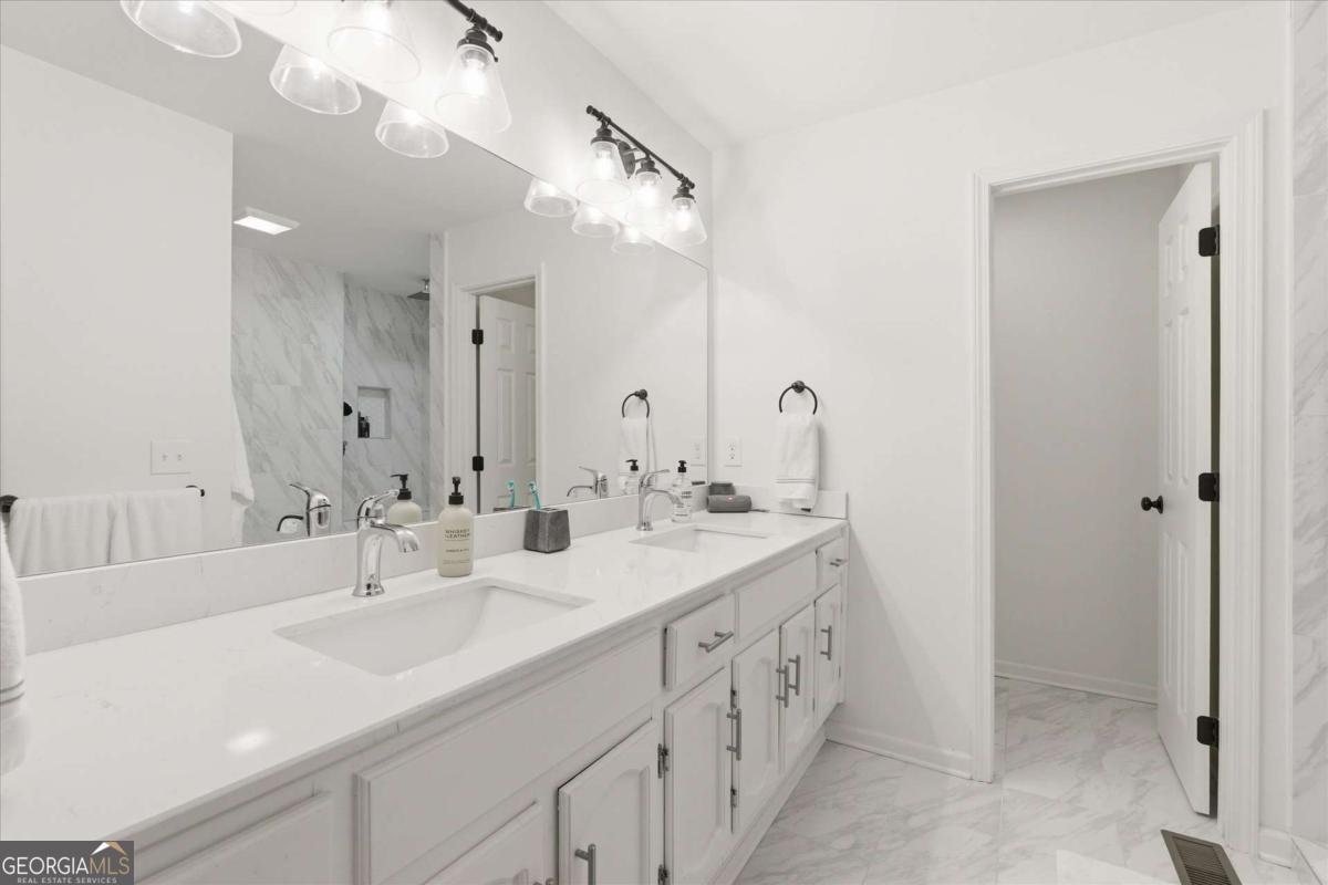 230 West Avenue Carrollton - Photo 22