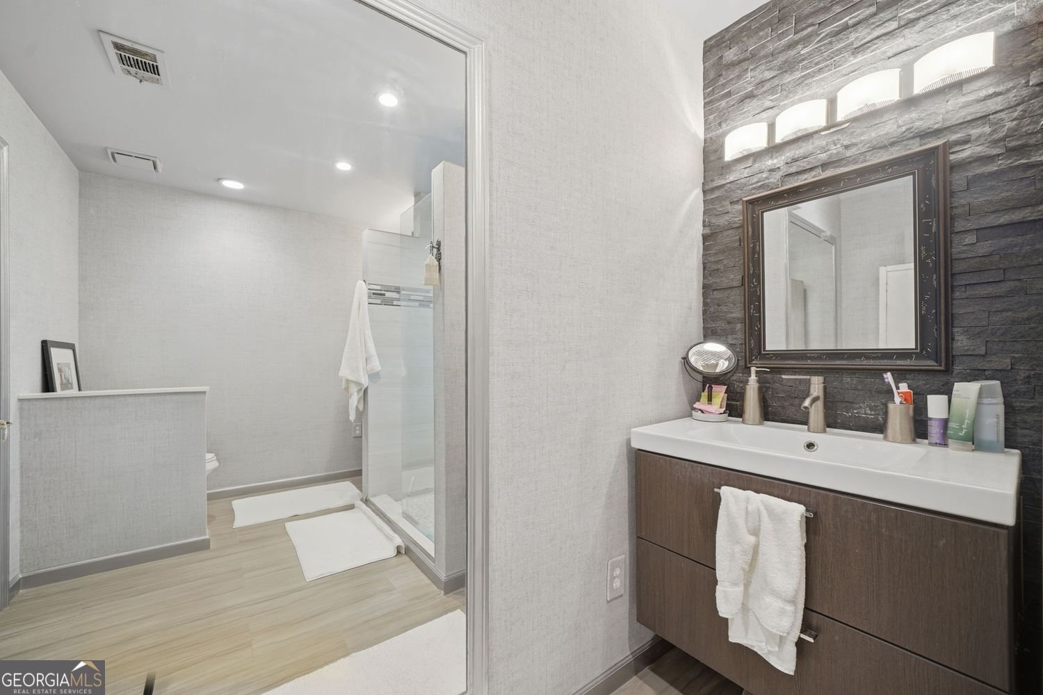 717 Jamie Way Woodstock - Photo 18