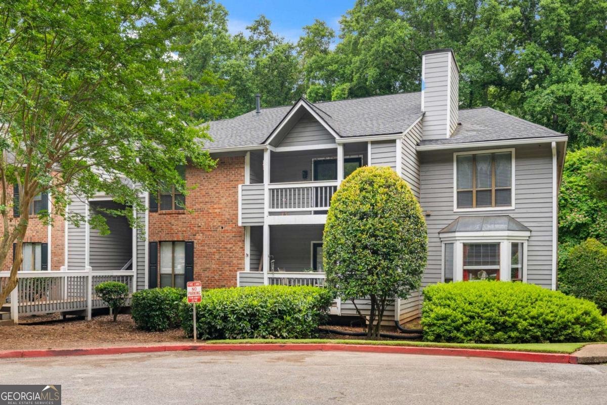 530 Warm Springs Circle Roswell - main photo