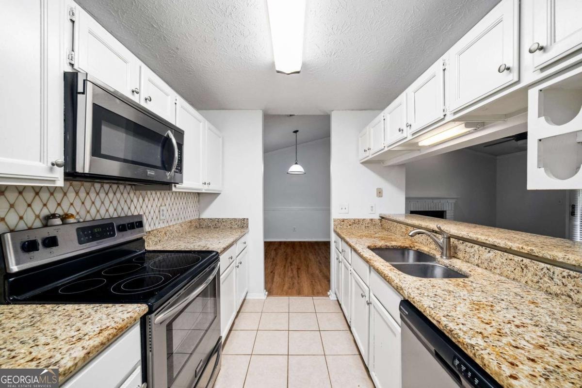 530 Warm Springs Circle Roswell - Photo 10