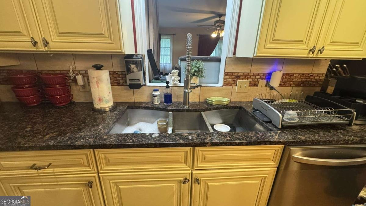 4291 Farmbrook Lane Kennesaw - Photo 13