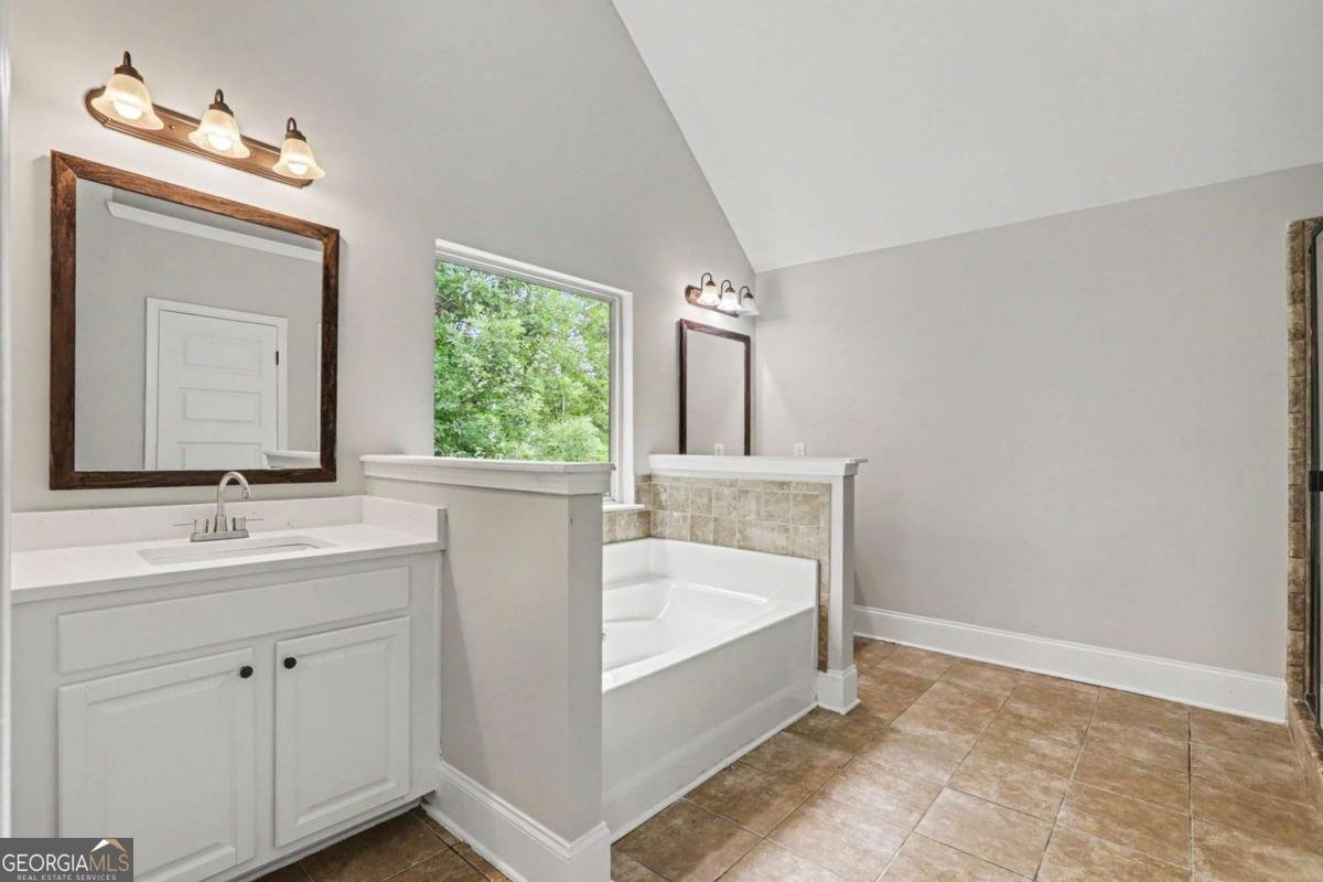 7985 Snapwell Drive Fairburn - Photo 15