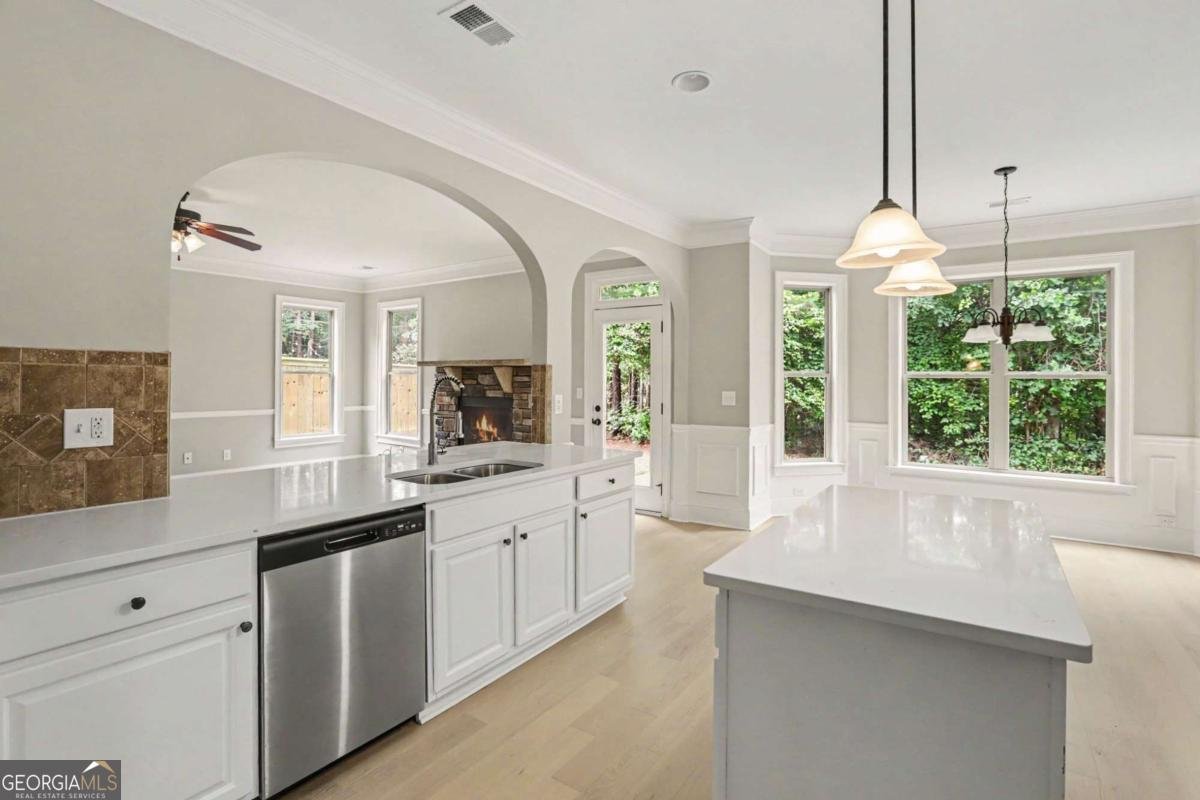 7985 Snapwell Drive Fairburn - Photo 8