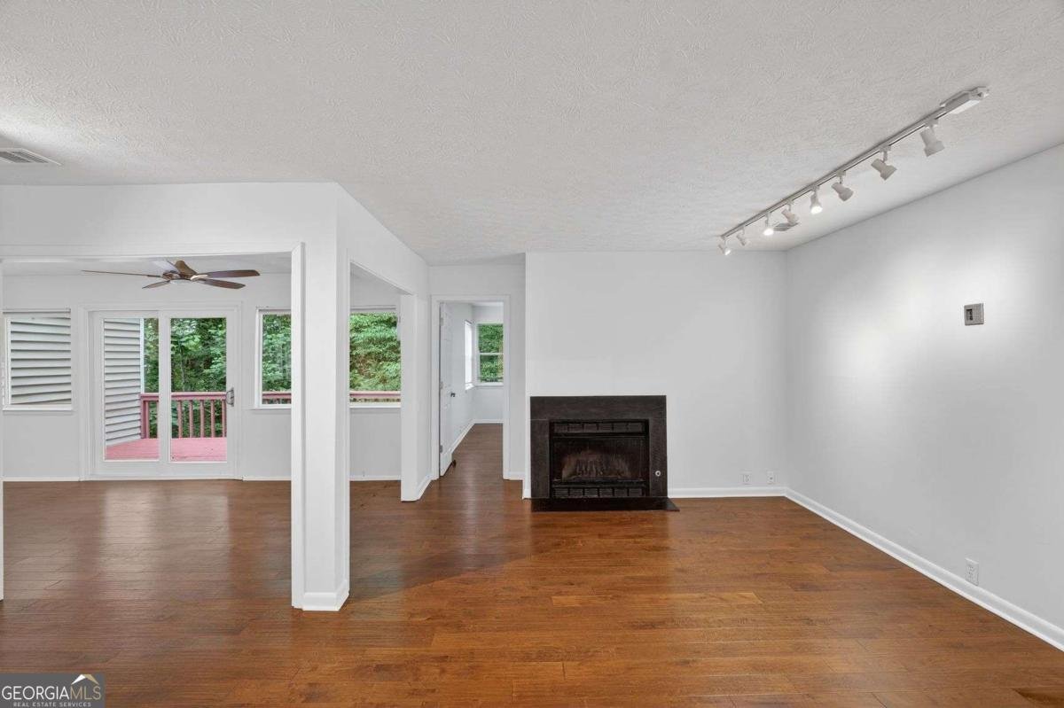 56 Dunwoody Springs Drive Atlanta - Photo 6