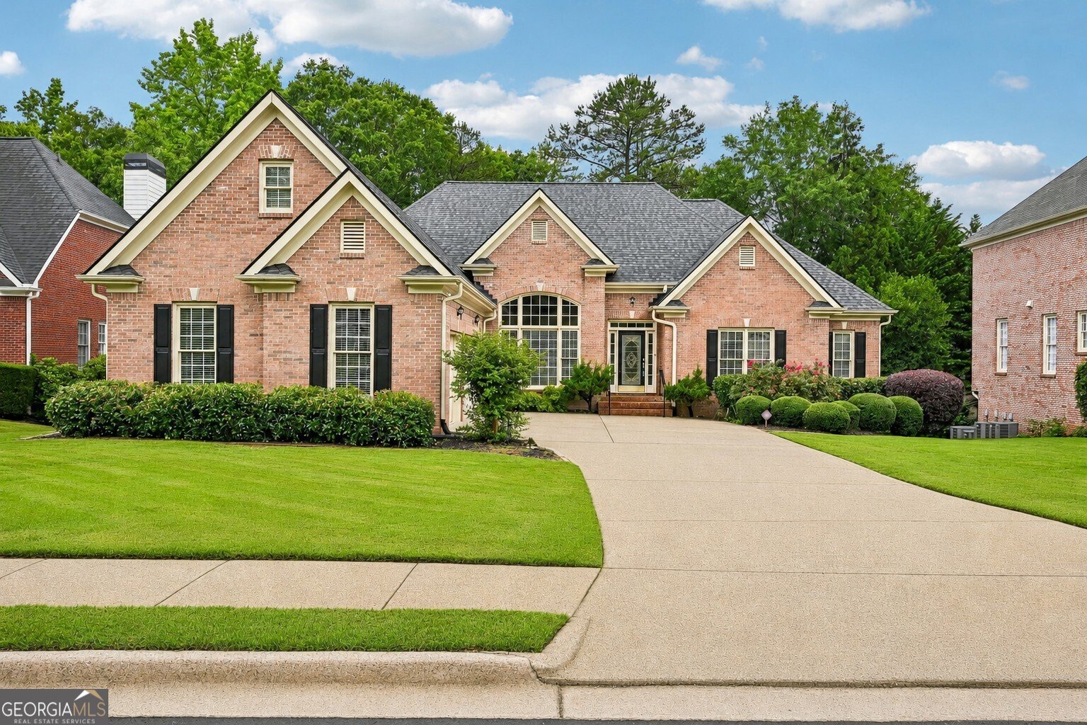 3923 Springtree Lane Hoschton - main photo