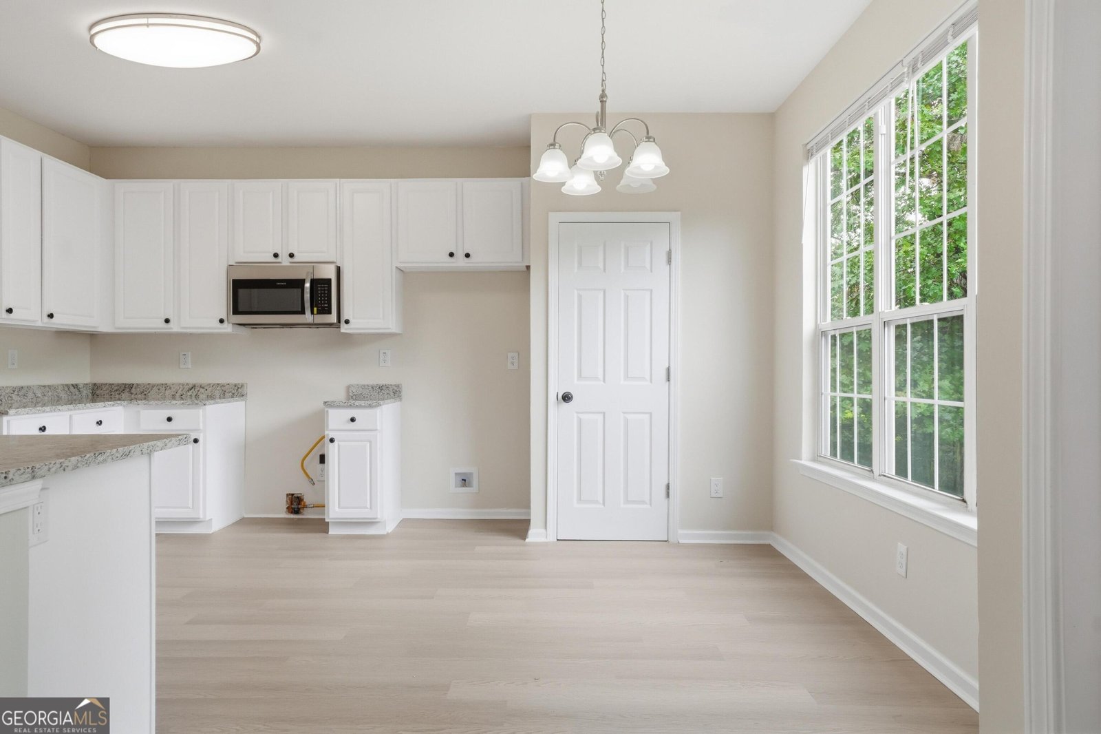 6894 Breeze Drive Stone Mountain - Photo 15