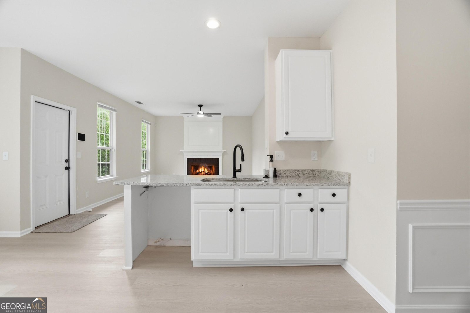 6894 Breeze Drive Stone Mountain - Photo 16