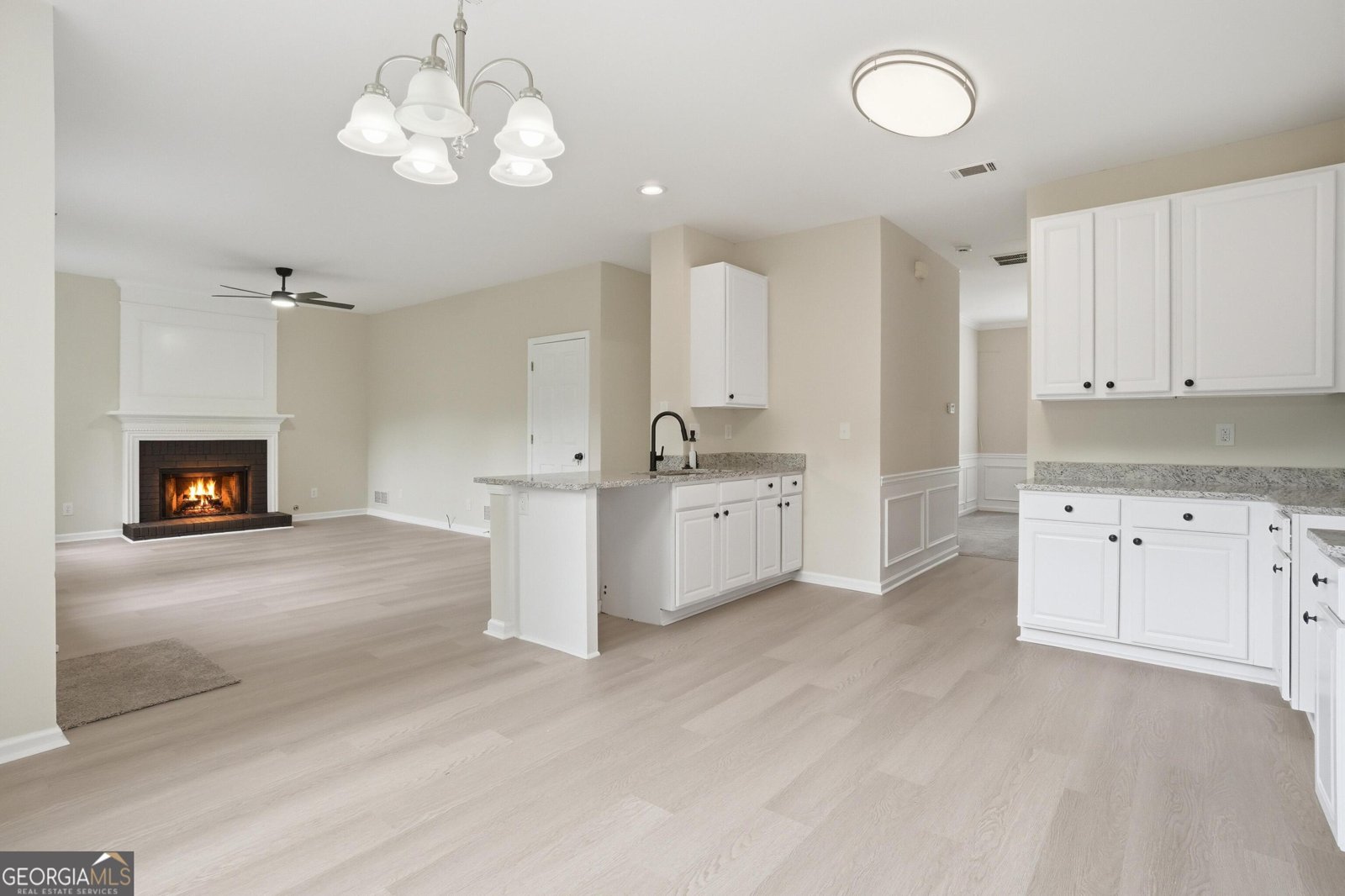 6894 Breeze Drive Stone Mountain - Photo 17