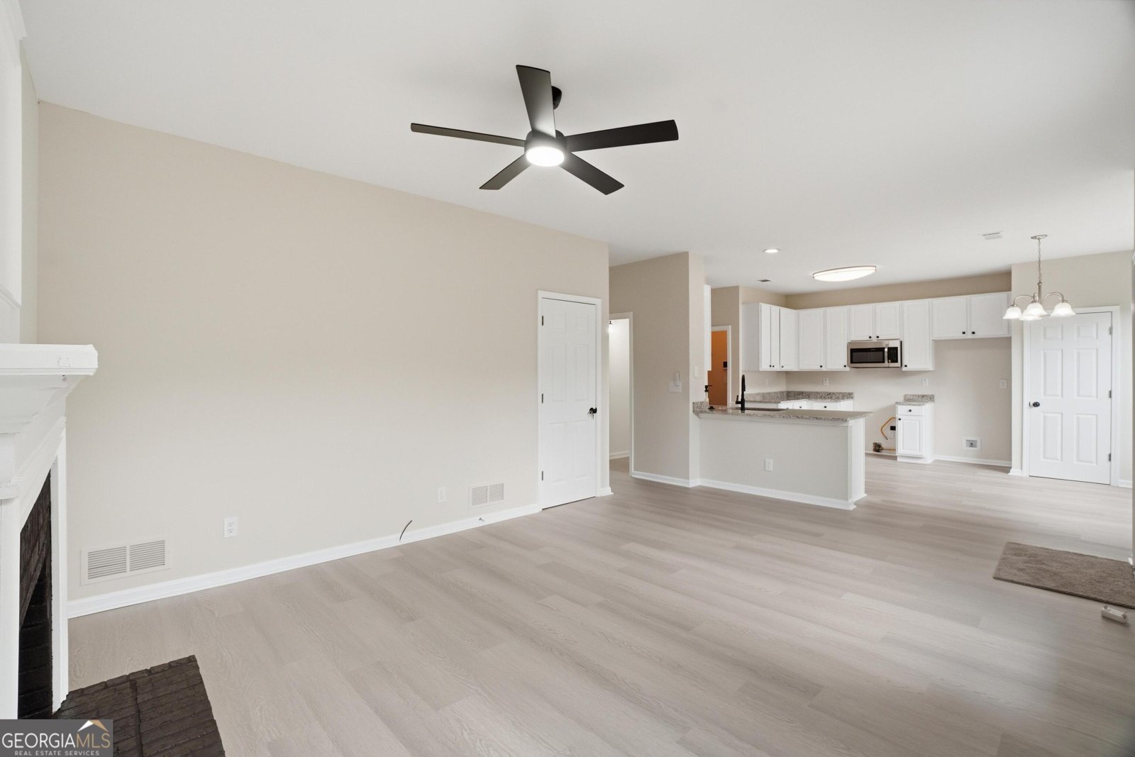 6894 Breeze Drive Stone Mountain - Photo 22