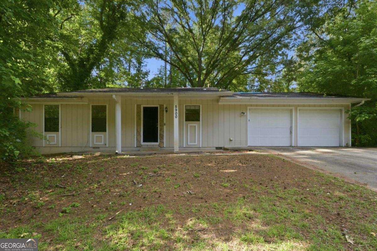 5900 Dart Drive Lithonia - main photo