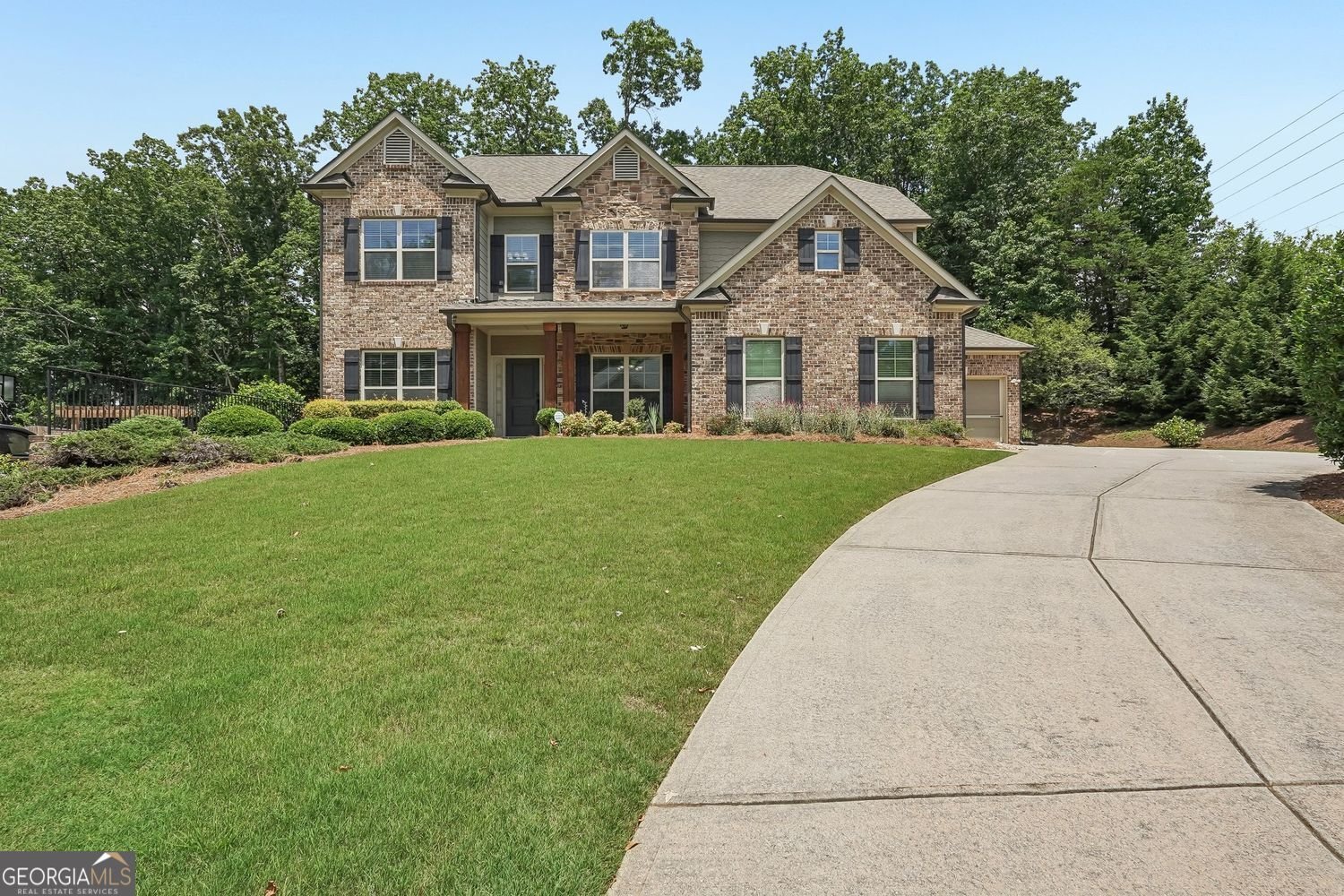 5811 Kendrix Ridge Drive Sugar Hill - main photo