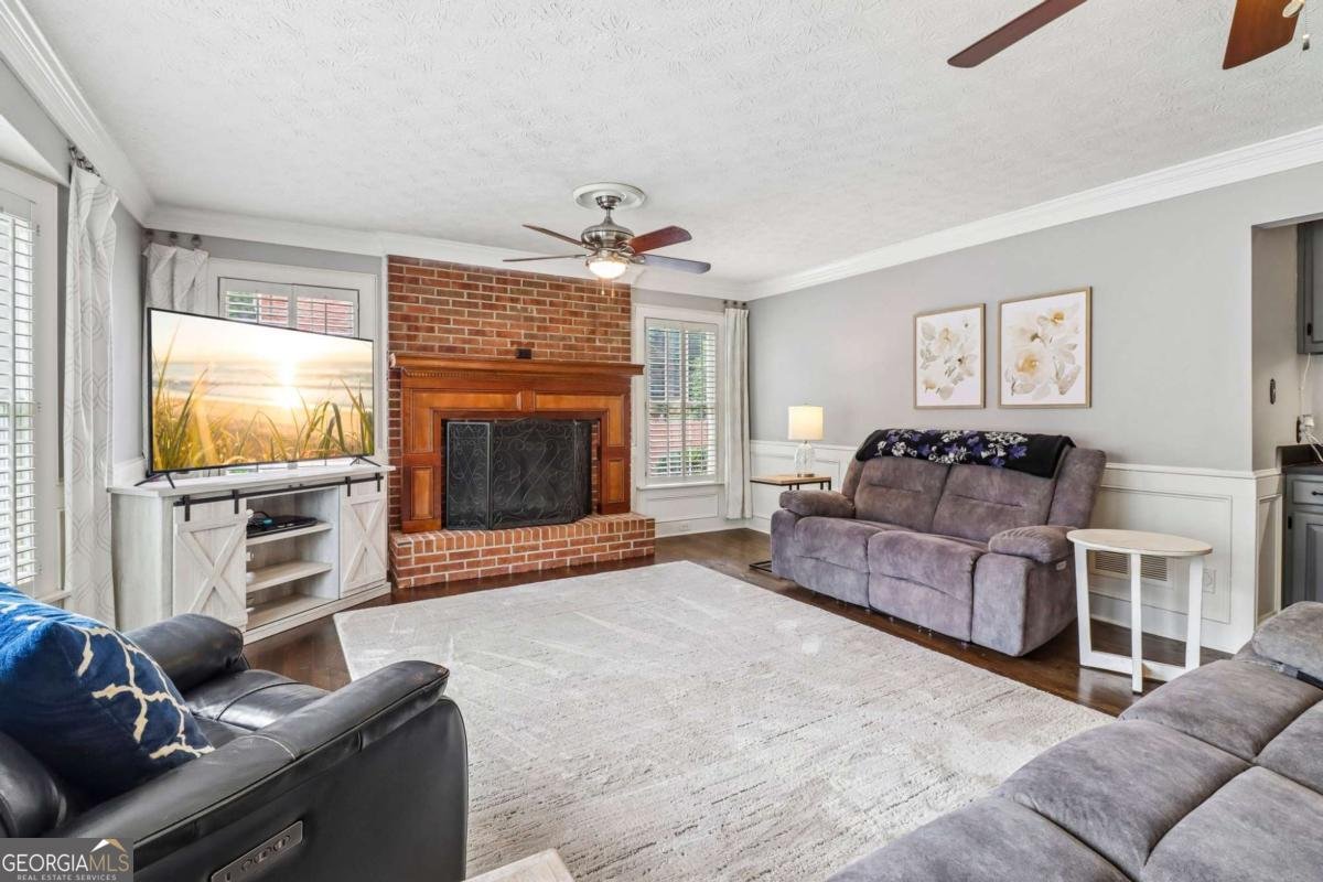914 Newcastle Drive Lilburn - Photo 11