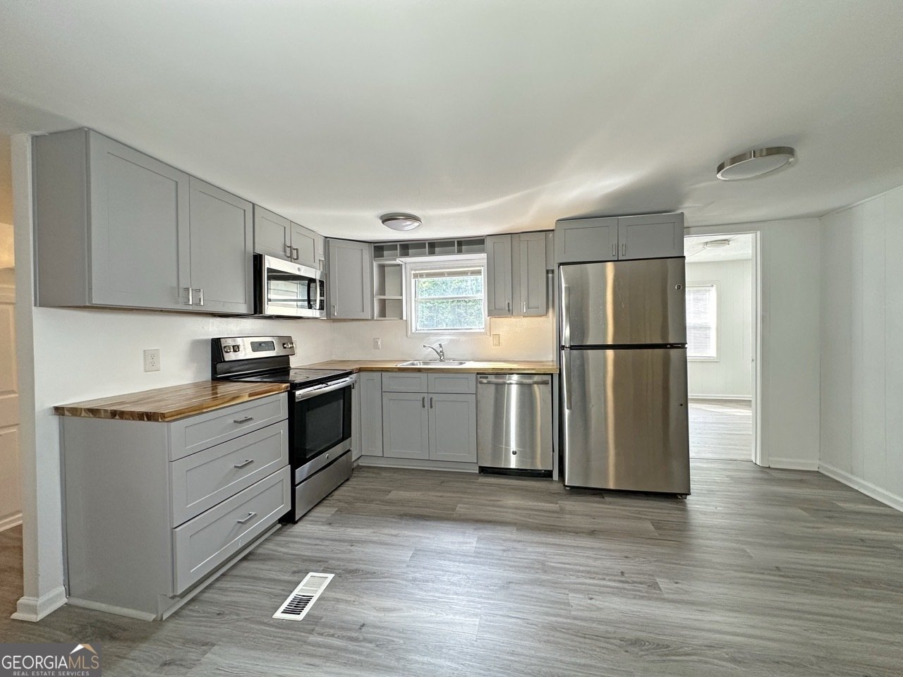 283 Brown Bridge Road Auburn - Photo 9