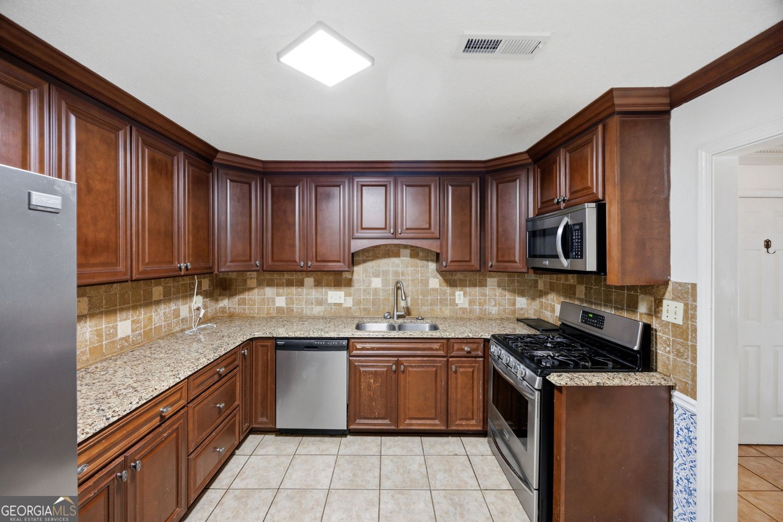 1215 Craddock Way Macon - Photo 8
