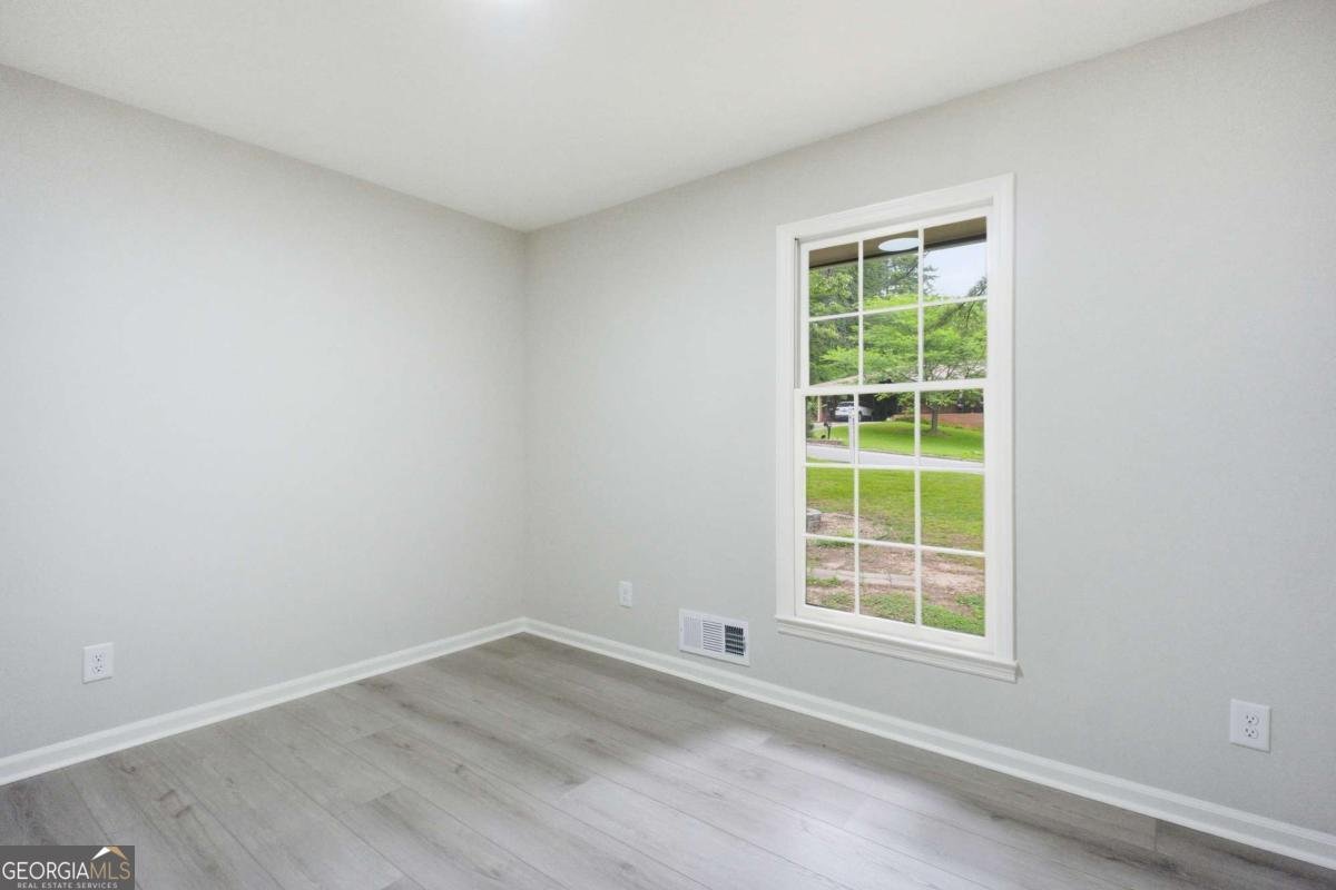 1180 Lakeshore Circle Gainesville - Photo 17