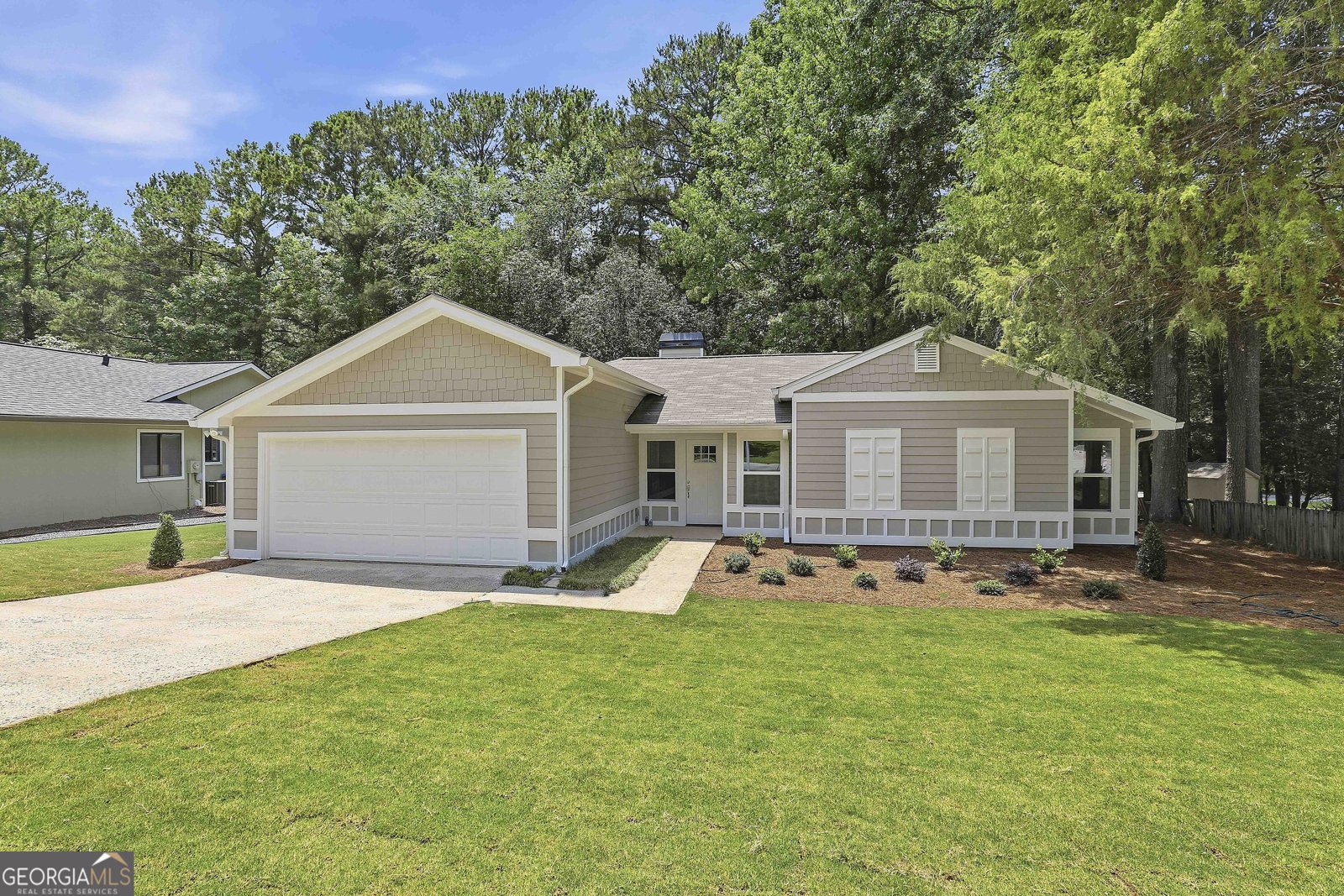 114 Lake Forest Drive Peachtree City - main photo