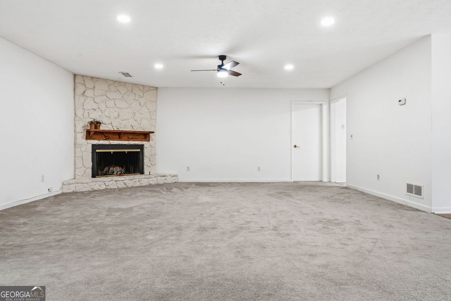 4759 Mockernut Court Lilburn - Photo 11
