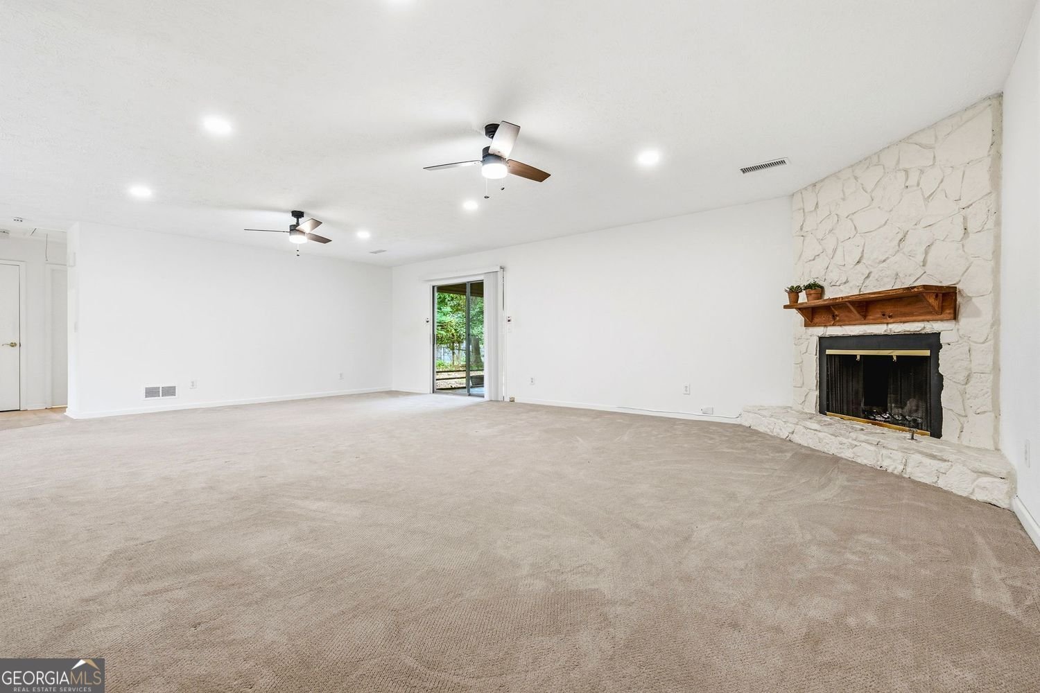 4759 Mockernut Court Lilburn - Photo 12