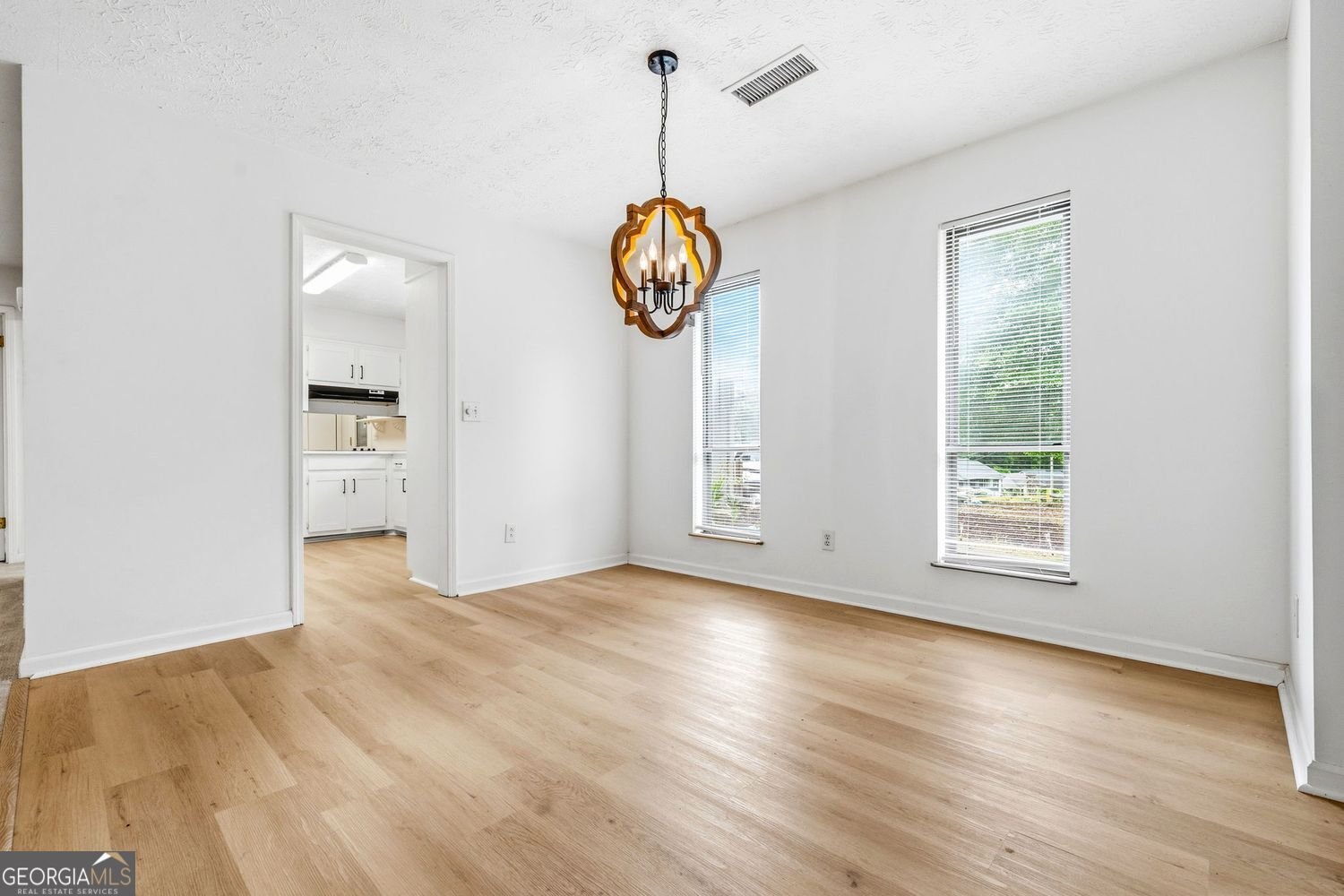 4759 Mockernut Court Lilburn - Photo 7