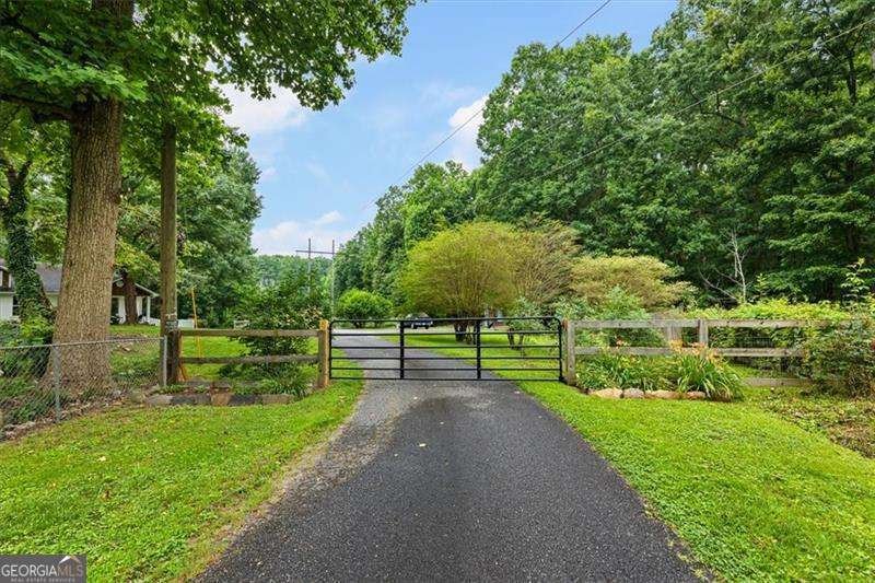 10 Dimsdale Lane Alpharetta - main photo