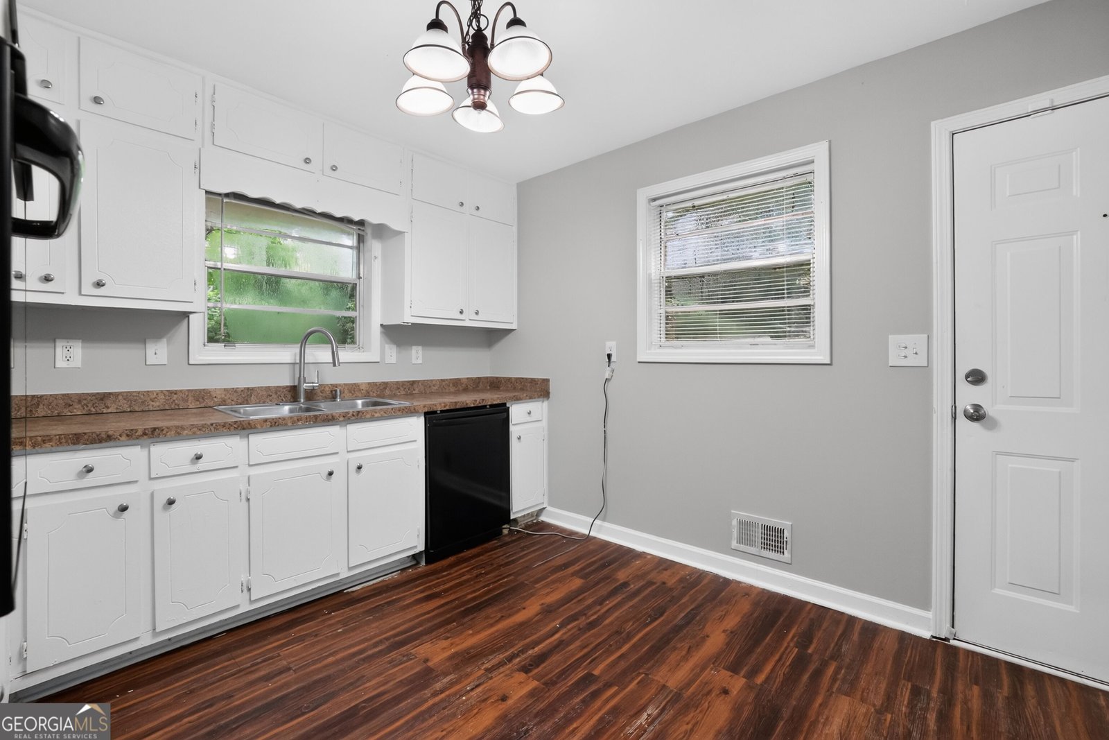 513 Martindale Court Stone Mountain - Photo 11