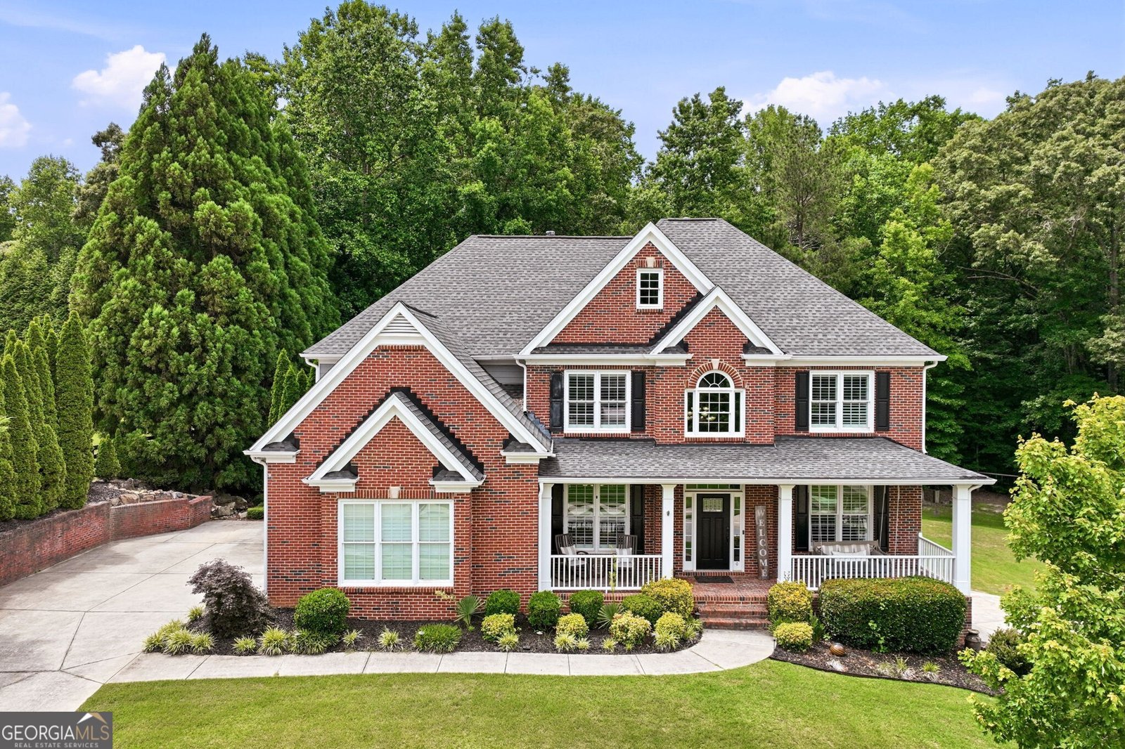 411 Hunting Hills Drive Braselton - main photo