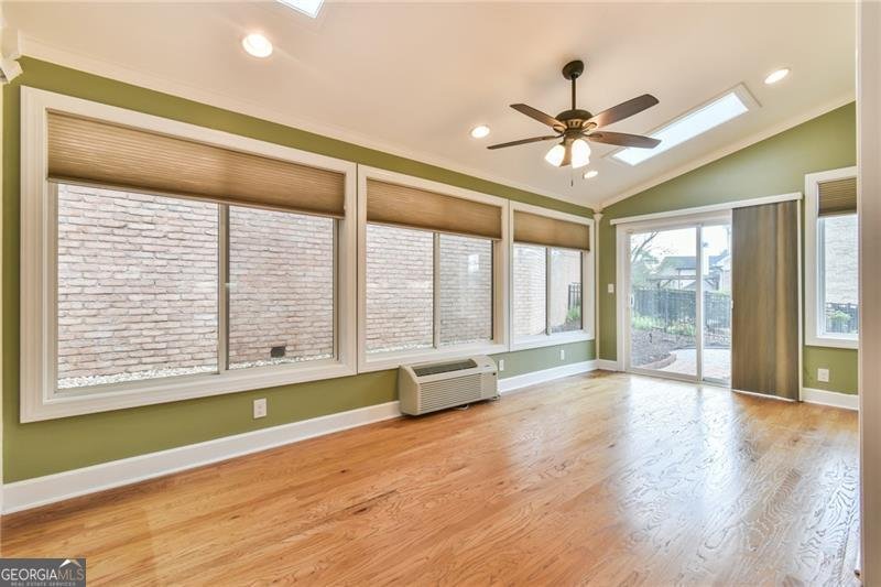 5155 Harbury Lane Suwanee - Photo 12