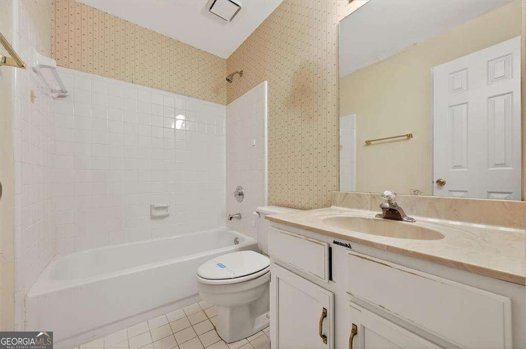 9030 Club River Drive Roswell - Photo 16