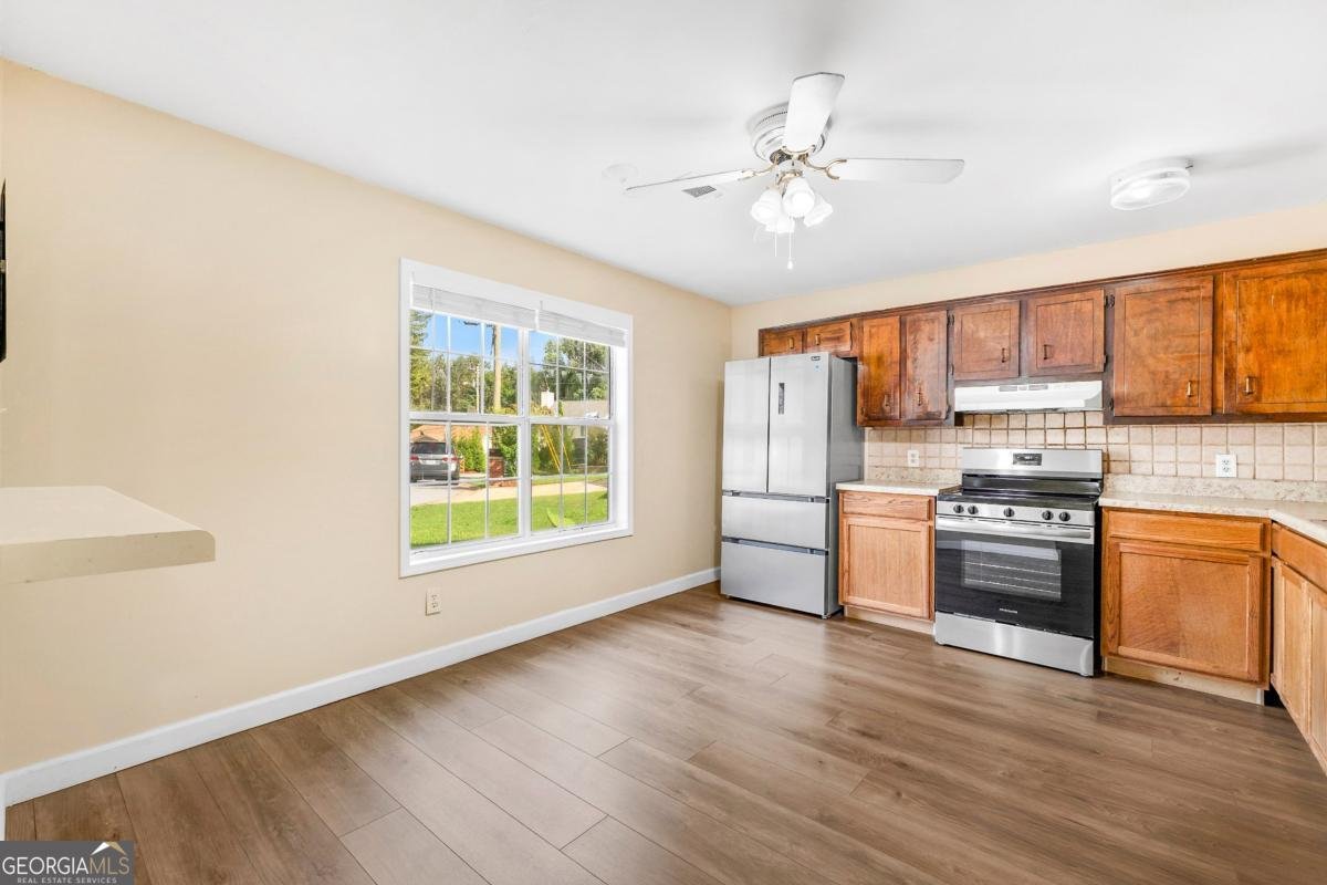 4632 Wyck Court Buford - Photo 9