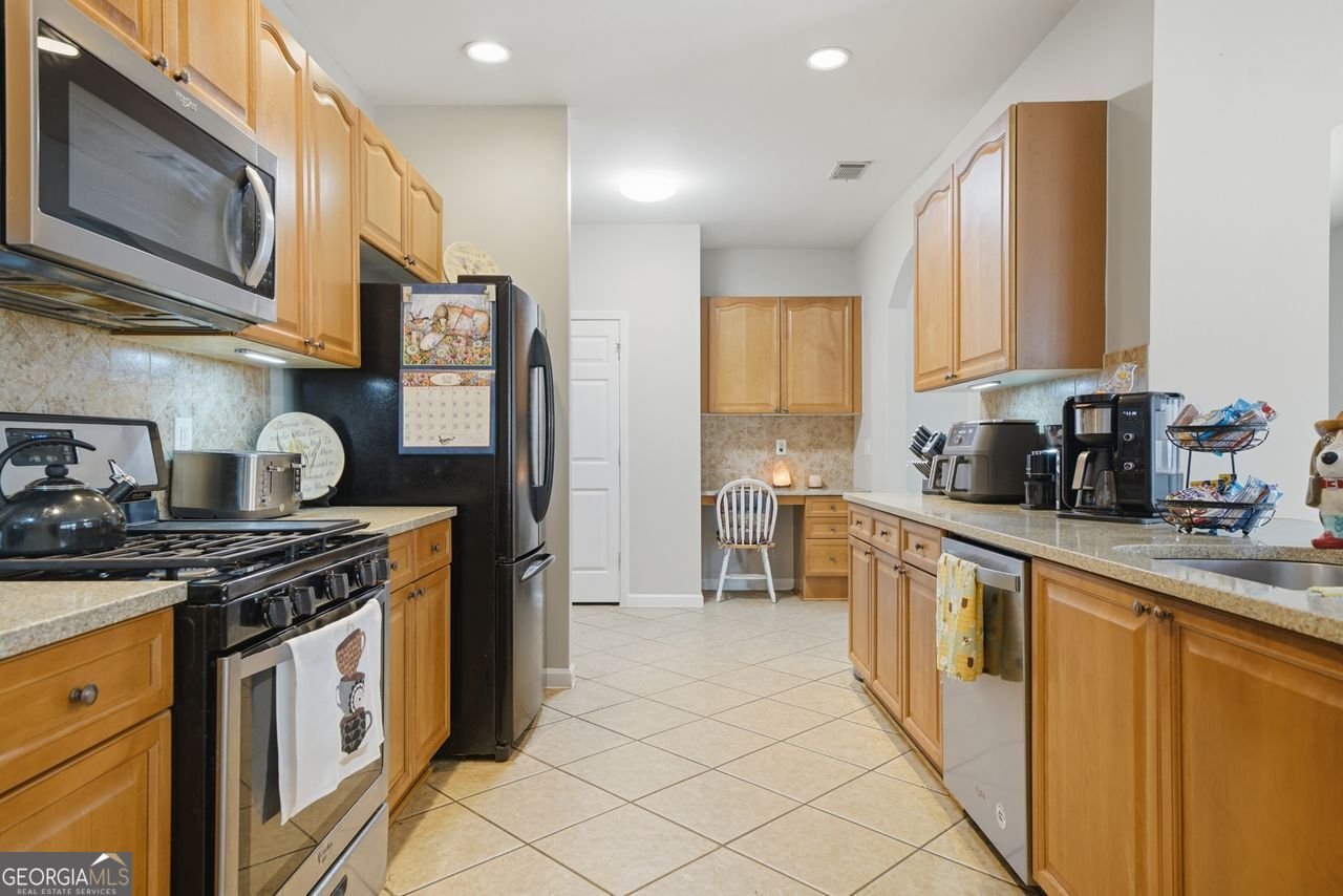 6605 Flagstone Court Cumming - Photo 9