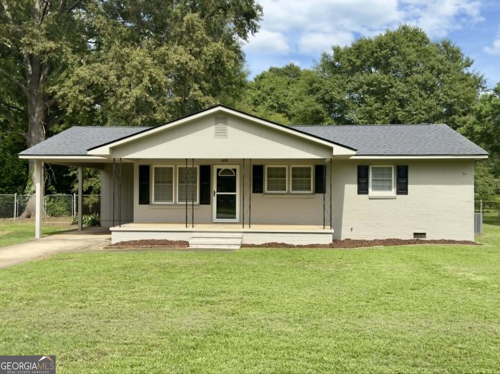 606 Chamlee Drive Fort Valley - main photo