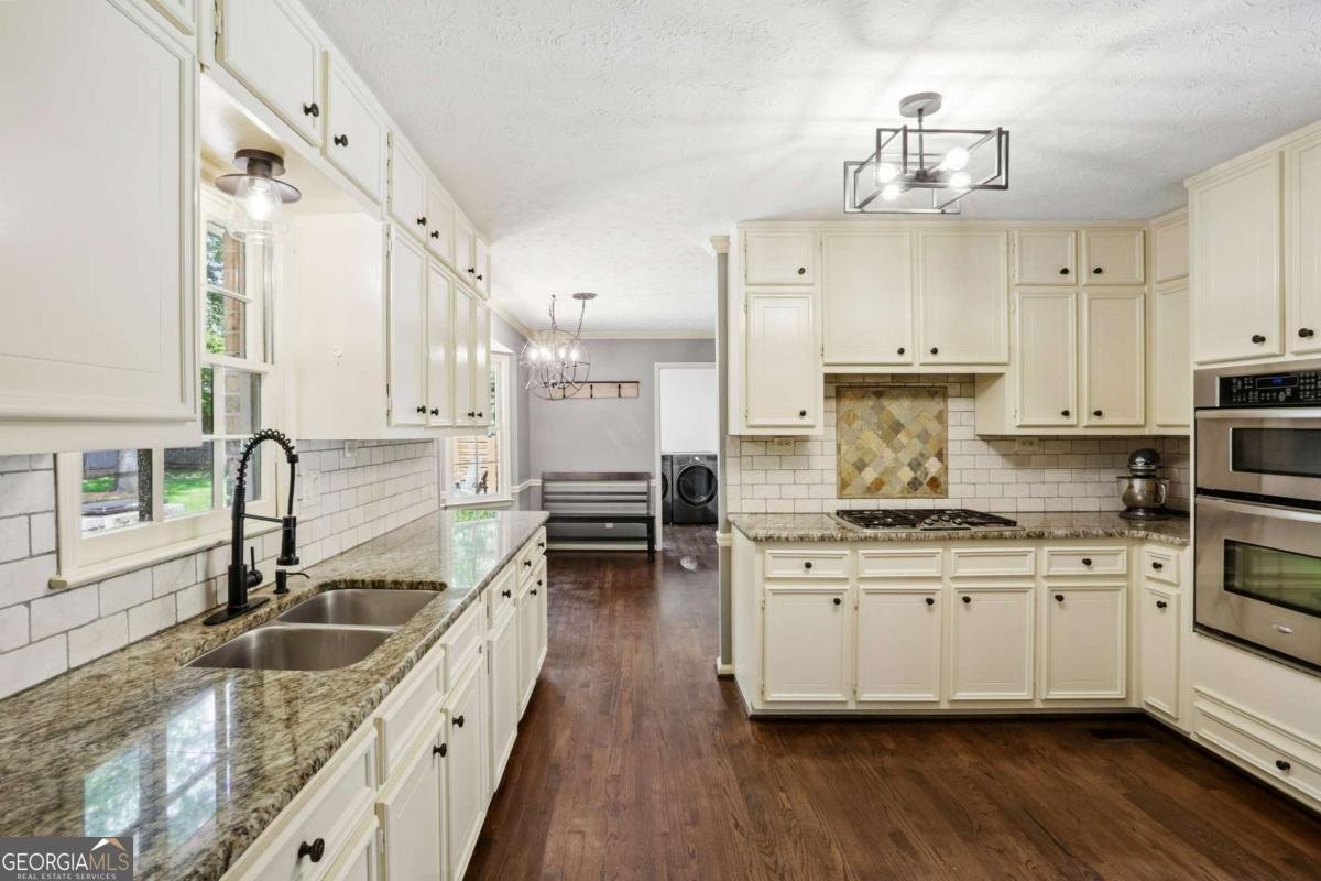 3869 Allenhurst Drive Peachtree Corners - Photo 7