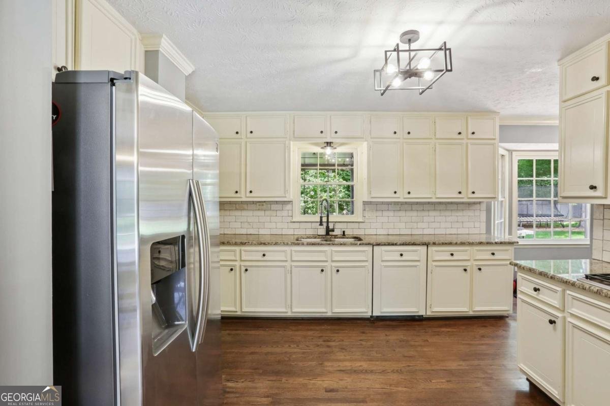 3869 Allenhurst Drive Peachtree Corners - Photo 8