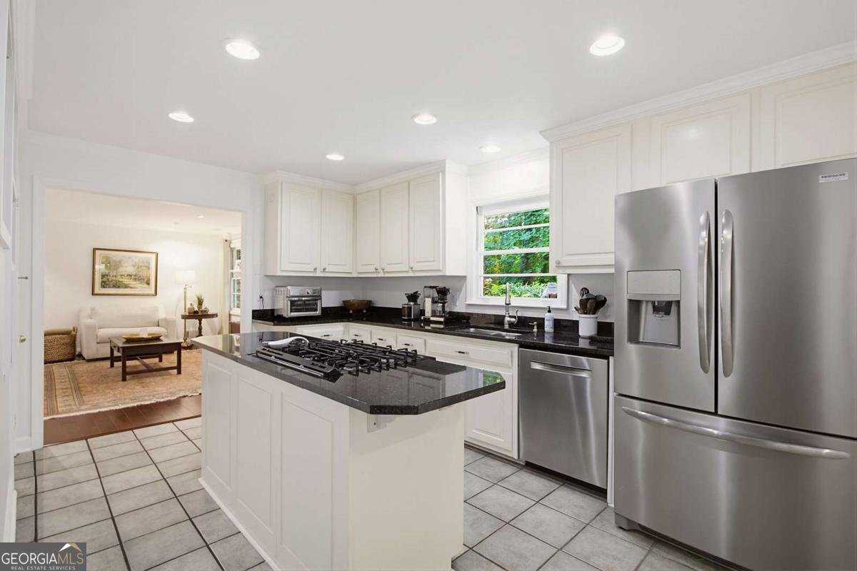 6651 Castleton Drive Atlanta - Photo 14